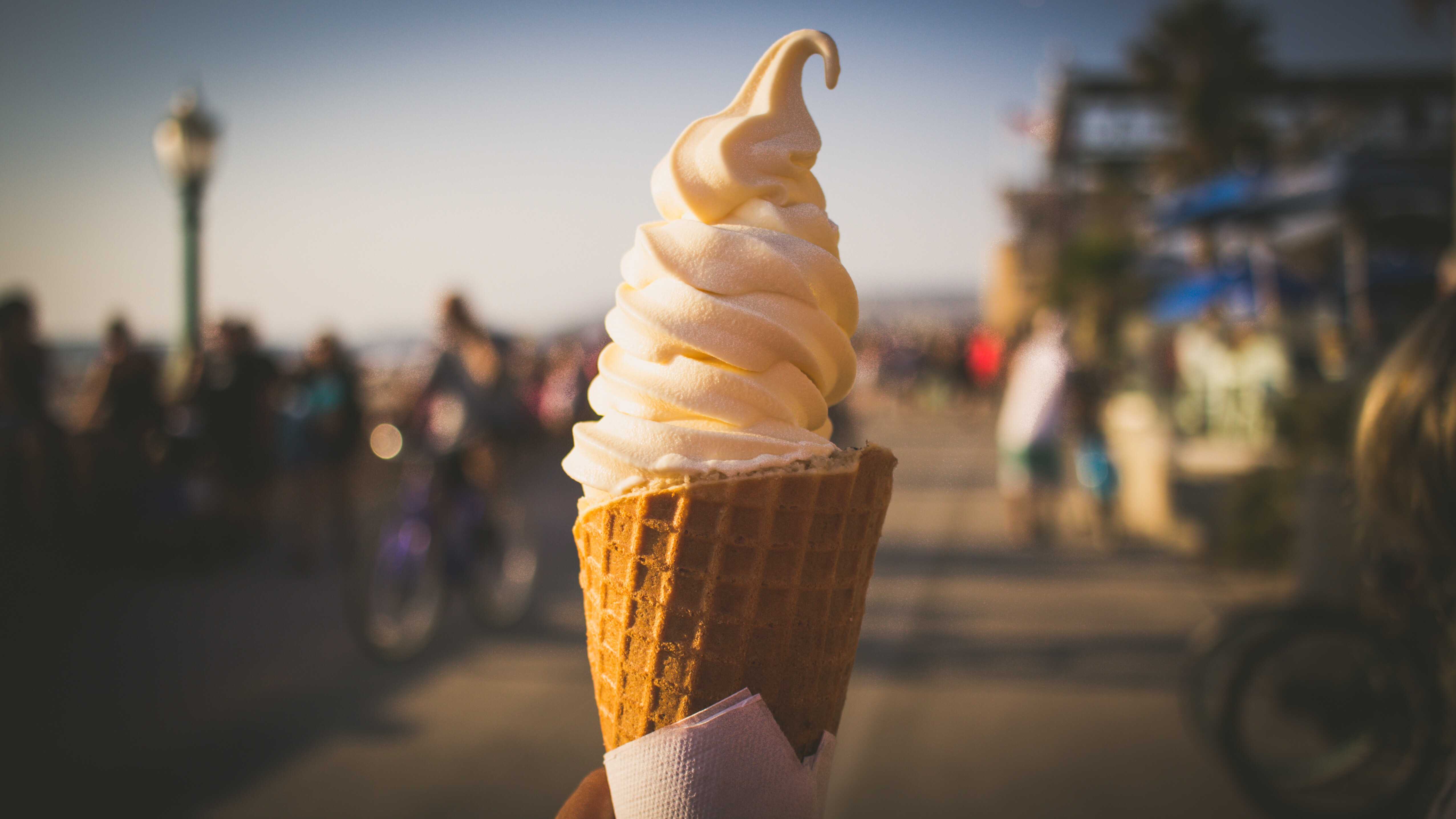 ice-cream_t20_JYbkYE